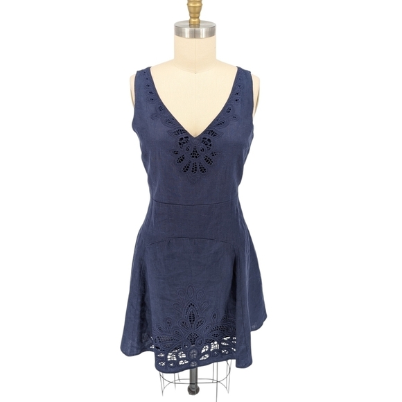 Neiman Marcus V Neck Embroidered Eyelet Dress Navy Blue L preppy summer - Picture 1 of 6